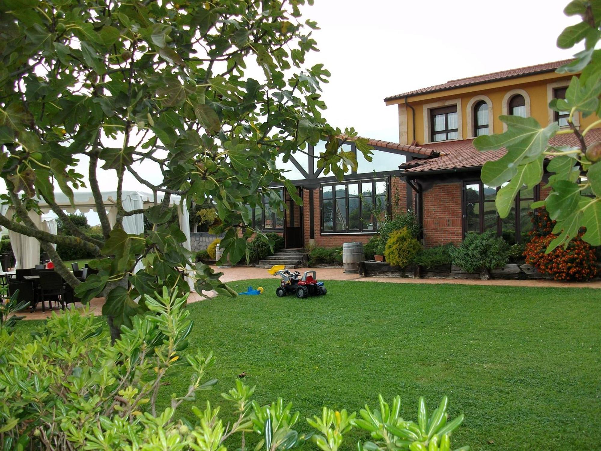 Casa De Labranza Ria De Castellanos Hotel Arnuero Luaran gambar